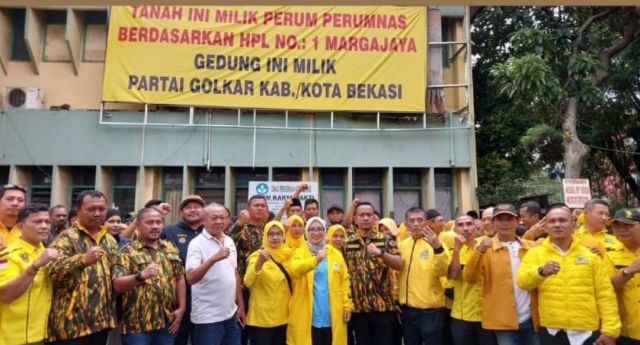 Plt Wali Kota Bekasi Didesak Copot Pegawai BUMD Dari Pengurus Parpol 